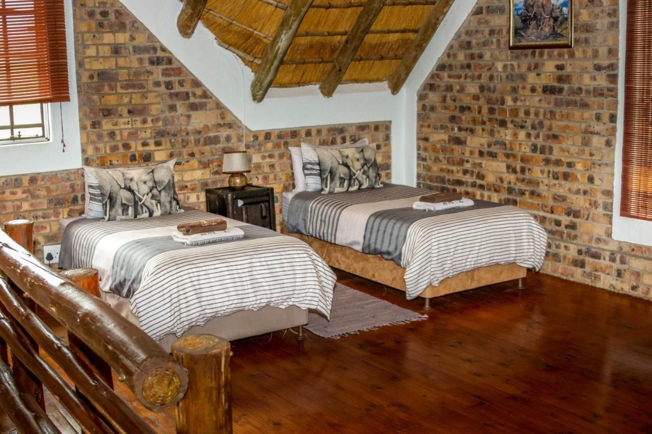 Giraffe Plains Villa Marloth Park Bagian luar foto