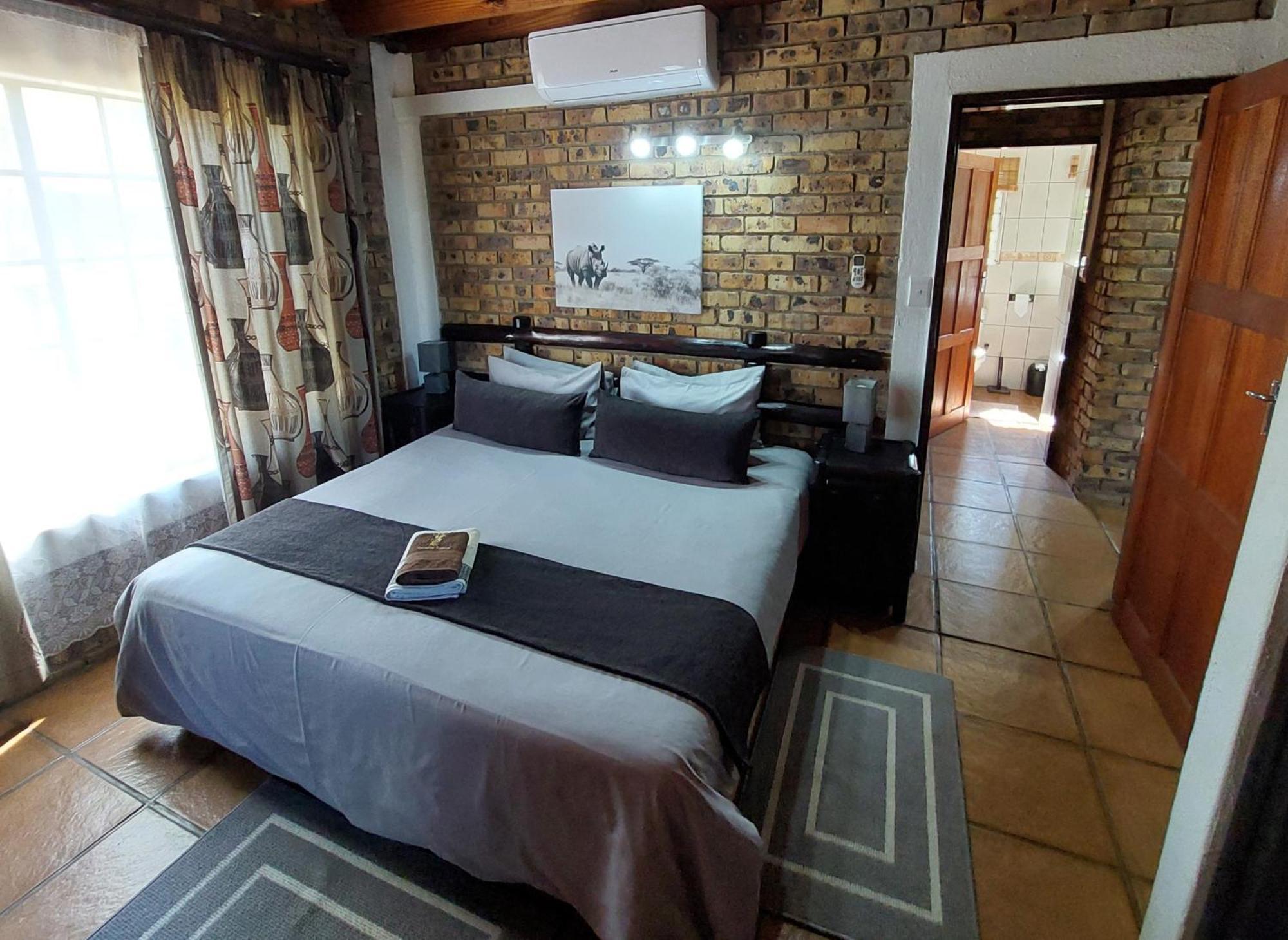 Giraffe Plains Villa Marloth Park Bagian luar foto