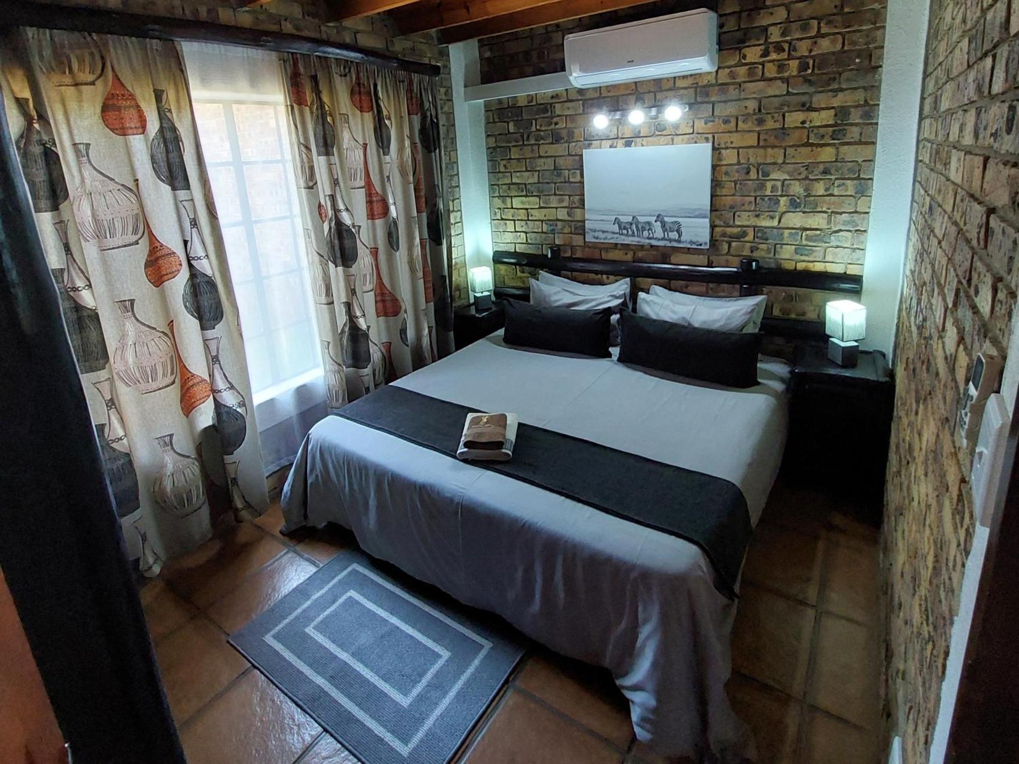 Giraffe Plains Villa Marloth Park Bagian luar foto